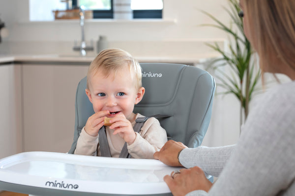 miniuno Yumo Plus2 2-in-1 Highchair MiniStars